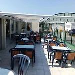 Zecamping 4 Familial Piscine Couverte Restaurant Et Aire De Jeux 4*