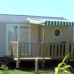 Zecamping 4 Familial Piscine Couverte Restaurant Et Aire De Jeux 4*