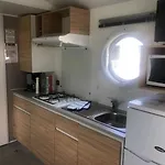 Zecamping 4 Familial Piscine Couverte Restaurant Et Aire De Jeux