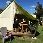 Zecamping 4 Familial Piscine Couverte Restaurant Et Aire De Jeux 4*