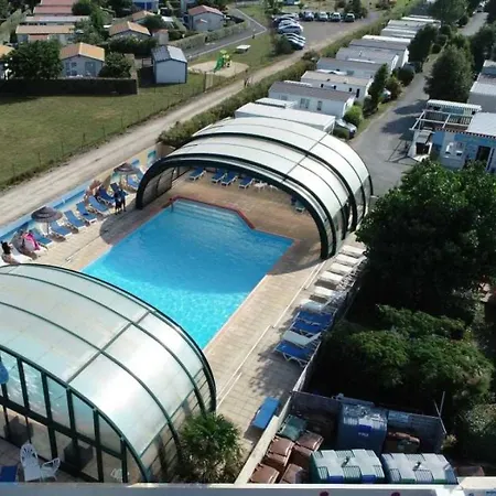 Zecamping 4 Etoiles Familial Piscine Couverte Restaurant Et Aire De Jeux 4* La Faute-sur-Mer