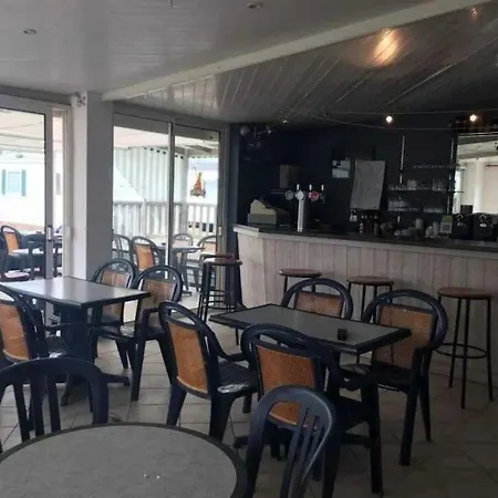 ZEcamping 4 étoiles familial piscine couverte restaurant et aire de jeux 4* La Faute-sur-Mer