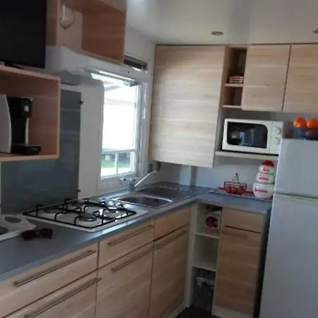 Campsite 4 Etoiles - Piscine - Eeebgi