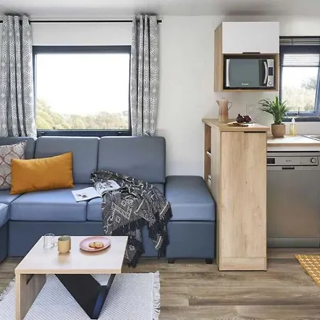 4 Etoiles - Piscine - Eeebgi