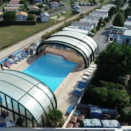 Zecamping 4 Etoiles Familial Piscine Couverte Restaurant Et Aire De Jeux Οργανωμένο κάμπινγκ La Faute-sur-Mer