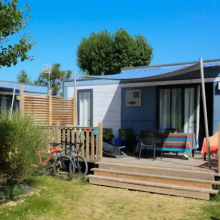 Zecamping 4 Familial Piscine Couverte Restaurant Et Aire De Jeux La Faute-sur-Mer