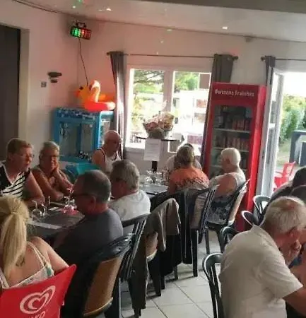 Zecamping 4 Etoiles Familial Piscine Couverte Restaurant Et Aire De Jeux Οργανωμένο κάμπινγκ