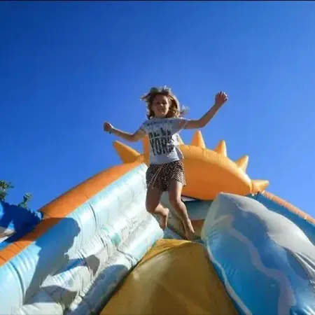 ZEcamping 4 étoiles familial piscine couverte restaurant et aire de jeux Tente de luxe
