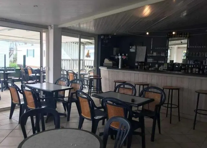 Zecamping 4 Familial Piscine Couverte Restaurant Et Aire De Jeux 4* La Faute-sur-Mer