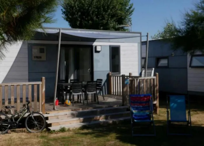 Zecamping 4 Familial Piscine Couverte Restaurant Et Aire De Jeux Luxe tent La Faute-sur-Mer