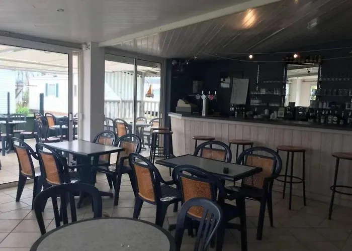 Luxe tent Zecamping 4 Familial Piscine Couverte Restaurant Et Aire De Jeux La Faute-sur-Mer