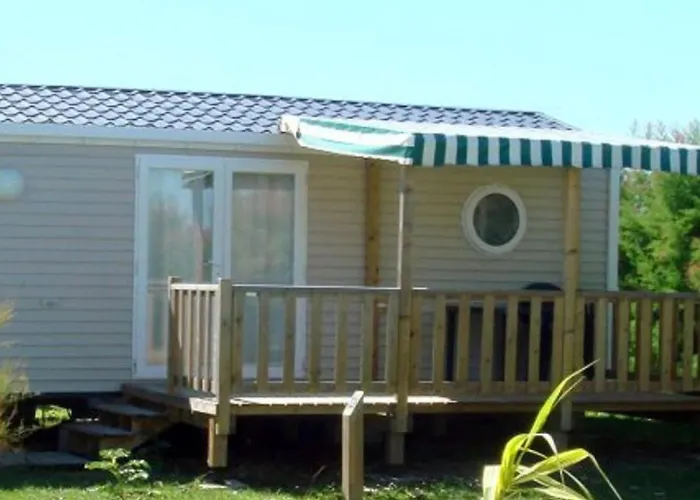 Zecamping 4 Familial Piscine Couverte Restaurant Et Aire De Jeux 4*