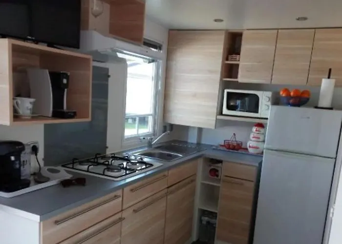 Zecamping 4 Familial Piscine Couverte Restaurant Et Aire De Jeux Luxe tent 4*