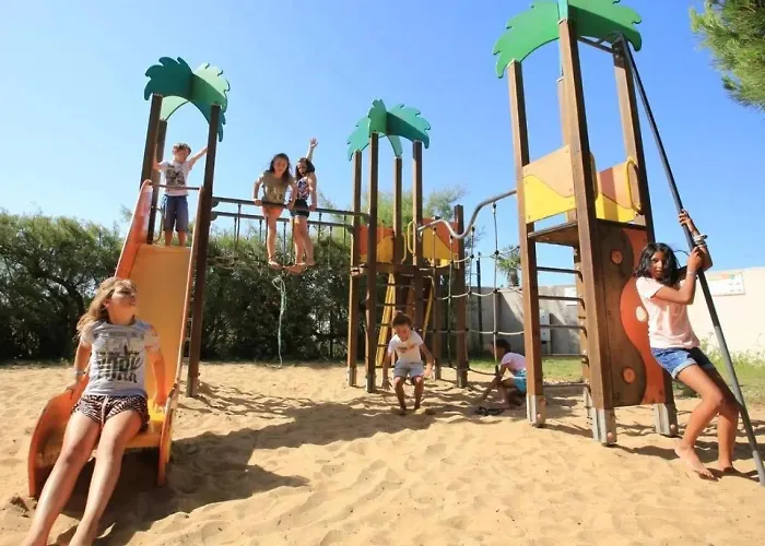 Luxe tent Zecamping 4 Familial Piscine Couverte Restaurant Et Aire De Jeux La Faute-sur-Mer