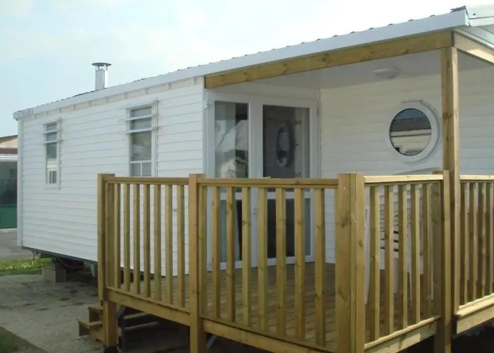 Zecamping 4 Familial Piscine Couverte Restaurant Et Aire De Jeux Luxe tent 4*