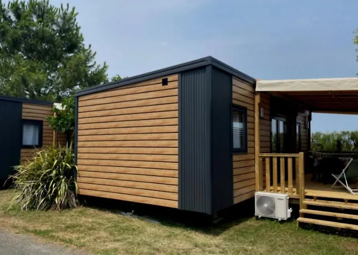 Zecamping 4 Familial Piscine Couverte Restaurant Et Aire De Jeux